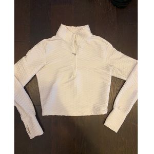 BuffBunny White cropped pullover